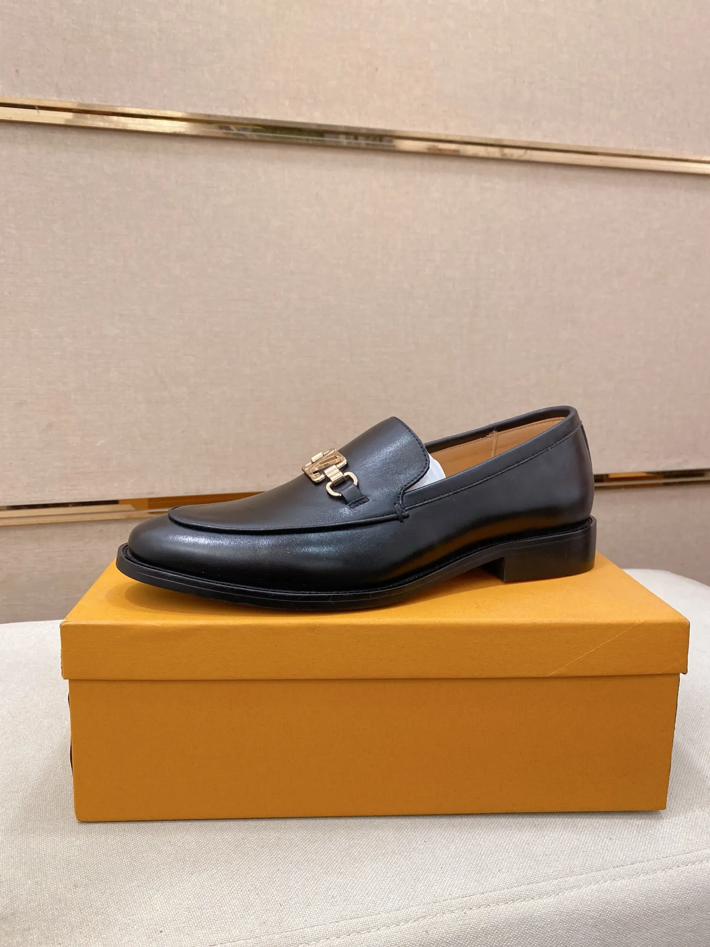 Men's men's shoes 💰 520💰⚡️New models on the market⚡️ Louis Vuitton (Louis Vuitton/LV) casual, business formal wear! Made with pure Italian craftsmanship, the upper is made of first-layer cowhide, which is full of texture! The lining is cowhide and the original rubber leather shoe outsole. The style is atmospheric and comfortable! Positive code 38-44